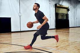 Warriors coach steve kerr was clearly taking no chances in a closeout game in which the visitors, beyond missing durant and demarcus cousins, also had to cope without the injured iguodala. Curry Kollektion Under Armour Alle Infos Bei Sportscheck