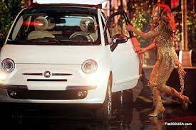 Jennifer Lopez And The Gucci Fiat 500 At The American Music Awards Fiat 500 Fiat Jennifer Lopez