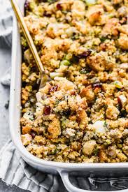 This cornbread stuffing recipe is both vegetarian and vegan. Cornbread Stuffing With Sausage And Apples Wellplated Com