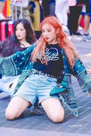 G Idle Yuqi In 2020 Kpop Girls Kpop Outfits South Korean Girls