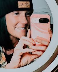 Michelle Tardif's Instagram, Twitter & Facebook