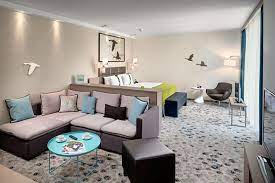 Holiday inn express berlin city centre is located at stresemannstrasse 49 in kreuzberg, 1.7 miles from the center of berlin. Holiday Inn City East Side Friedrichshain Kreuzberg Germany Emirates Holidays