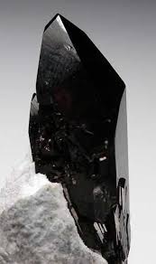 Neptunite For Use In Spiritual Healing Helps Dissolve Criticism Of Self And Judgement Renews Or Builds C Crystals Minerals Rocks And Gems Rocks And Minerals
