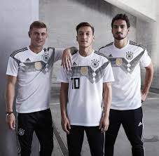 Am 11.november 2019 werden die. Wm 2018 So Bekommen Sie Das Dfb Trikot Gunstig Und Bis Zum Anpfiff Welt