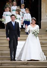 Die braut trug ein schlichtes kleid sowie diadem. Princess Eugenie Marries Jack Brooksbank Oct 2018 Konigliche Hochzeit Prinzessin Eugenie Braut