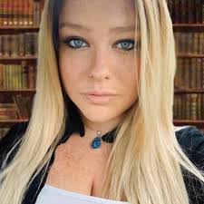 Alanna Wade's Instagram, Twitter & Facebook