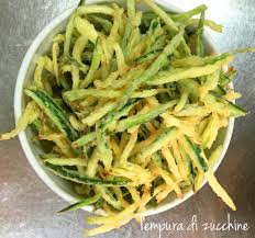 Farina e acqua.la parola tempura proviene dal latino tempora e sta ad indicare i tre giorni di preghiera, praticati prima di ogni stagione, durante il quale si praticava il digiuno e la carne era vietata. Tempura Di Zucchine Ricetta Frittura I Sapori Di Casa
