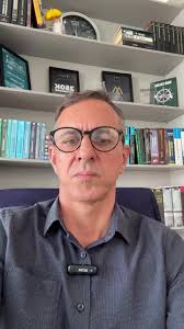 Live tira dúvidas com vocês candidatos em concursos públicos. Assiste lá,  pessoal. Aproveita e compartilha para que mais candidatos desinformados  possam alcançar seu dirigir a nomeação e posse.