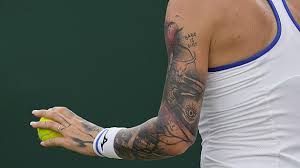 Born 28 june 1999) is a czech professional tennis player. Rebelka Ve Wimbledonu Musim Zakryt Tetovani Napadlo Martincovou V Londyne Idnes Cz