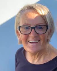 Claire Otis's Instagram, Twitter & Facebook