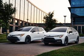 In total, there are two transmissions and three engines available for the 2020 elantra. 2020 Hyundai Elantra Review Ratings Specs Prices And Photos The Car Connection