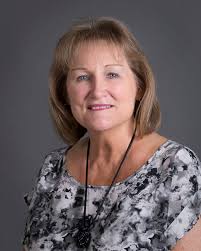 Linda Ewell's Instagram, Twitter & Facebook