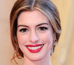Anne hathaway no makeup look is going places in this picture, much like her confidence. Oscar Makeup 2011 Anne Hathaway Beautylish