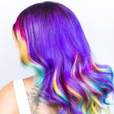 Sorprendi a tutti con dei capelli brillanti, colorati e luminosi. Capelli Colorati Un Po Pazzi Gioca Con I Colori Per Esprimere La Tua Personalita