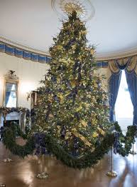 Melania Unveils The First Trump Christmas White House White House Christmas White House Christmas Ornament White House Christmas Tree