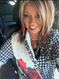 Mixing printed shirts with printed bottoms