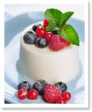 Vegan Panacotta With Berry Coulis Panacotta Vegan Et Coulis De Fruits Rouges Desserts Sweet Desserts Healthy Desserts