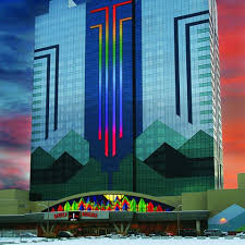 Seneca niagara resort & casino tarjoaa maksuttoman wifin vierailleen, ja huoneissa on taulutelevisio ja ilmastointi. Seneca Casino Promotions