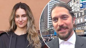 'Emily in Paris' star Lucas Bravo drops clue about his dating life as  Shailene Woodley romance rumors heat up