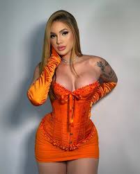 Niccole Rodrigues - Free pics, galleries & more at Babepedia