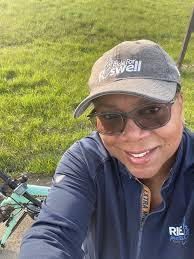 Kelly Englert's Instagram, Twitter & Facebook