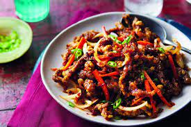Mix tomato ketchup, honey, rice vinegar, dark soy sauce and brown sugar. Recreate A Chinese Takeaway At Home Shredded Crispy Chili Beef Recipe Homes And Property Evening Standard