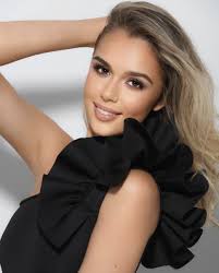 SAMANTHA S::Axis Models and Talent Inc.