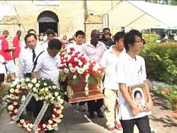 In Traditional Chinese Funeral People Wear White Clothes And Put White Chrysanthemum On The Coffin White Is The C Chinese Culture White Chrysanthemum Funeral