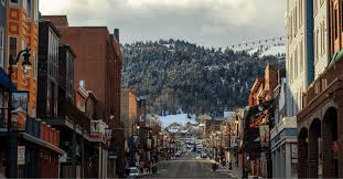 See listings below and check hotel and motel websites for details. Thanksgiving Getaways Best Places To Go For Thanksgiving 2021 Cuddlynest Travel Blog