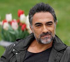 Standing at height of 5ft 7inch and a weight of 65 kg, he looks extremely fit. Jigsaw Puzzle Selim Bayraktar Solve Jigsaw Puzzles Online Puzzleit