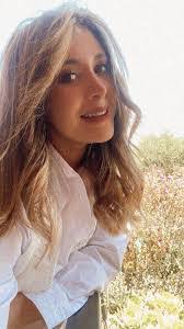 Abril Luna's Instagram, Twitter & Facebook