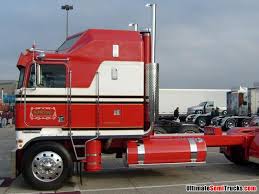 Bj And The Bear Truck Interior Ultimatesemitrucks Com Mid America Truck Show 2008 Trucks Big Rig Trucks Big Trucks