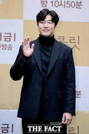 배우 윤계상 씨와 이하늬 씨의 결별 소식이 전해지자마자, 주목받고 있는 윤계상 씨 소식이 있다. Yvs4rerdcstovm