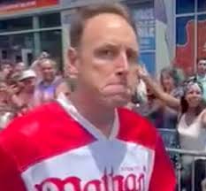 EAT YOUR FACEOFF: Joey Chestnut Enters Las Vegas Bagel-Eating Championship 