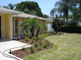 You want your house to look beautiful from the back, the front, and the sides. Front Yard Landscaping Pictures Florida Home Dignity