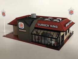 Warzywa, burger 200g, bekon, sos serowy cheddar, nachos i salsa fresca z jalapeno + sos bbq, salsa fresca, colesław, fryty. Restaurant Burger King 1 87 Model Trains Model Train Layouts Model Building Kits