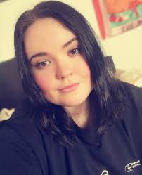 I'm 18 with no kids. I make my own money & live with my parents. I love my  family and friends and i am still single! Can i please find my person