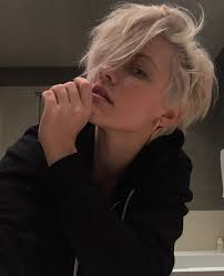 Iris Moser adlı kullanıcının Hair panosundaki Pin