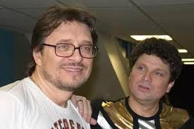 Скачай сергей минаев маргарита (назад в будущее 2002) и сергей минаев и тимати пролог (13, 2013). Zvezdy 1990 H Kak Porodnilis Pervyj Poyushij Didzhej Sergej Minaev I Ispolnitel Hita Sirenevyj Tuman Vladimir Markin