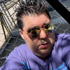 Jeannette Valladares's Instagram, Twitter & Facebook