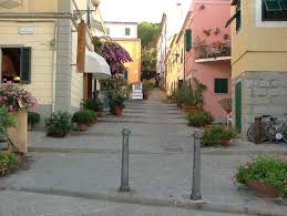 The location was lovely, quite rural with a little seating area outside with appartamenti casa pineta offers modern and functional accommodation close to the pine wood in marina di campo, on elba island. Appartamento Marzia Auf Der Insel Elba In Marina Di Campo Loc Marina Di Campo Wohnungen Elba