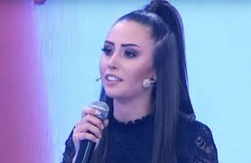 Programın sıkı takipçileri niran ünsal'ın hayatını yakın markaja almaya başladı. Hande Unsal Kimdir Vikipedi