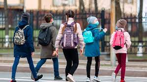 Przeżywa kryzys w prywatnym życiu: Koronawirus Szkoly W Szkocji Czesc Uczniow Z Nakazem Zaslaniania Twarzy Wiadomosci