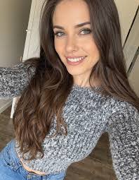 Angelina Dillard's Instagram, Twitter & Facebook