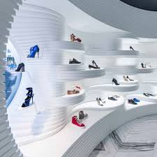 hotite privlech potencialnyh pokupatelej v svoj magazin dlya etogo dostatochno pridumat nepovtorimyj diz showroom design retail store design shoe store design