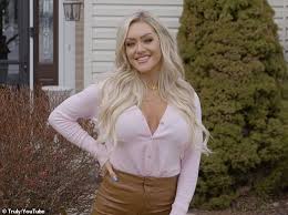 Hot mom' says she is judged as a 'bad parent' for wanting to be sexy |  Daily Mail Online