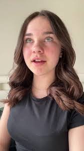 Lara Osborne's Instagram, Twitter & Facebook