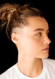 Kelly Bailey : Leonor Babo Actores