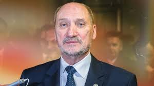 Rozdawała maseczki potrzebującym. Przez prawicowego radnego sanepid nałożył  na nią karę