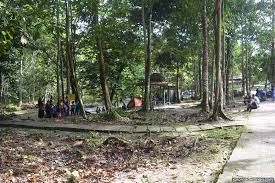 When we arrived, the main sungai tua was actually closed indefinitely as there has been too much rubbish left behind. Hutan Lipur Sungai Tua Pengalaman Camping Tepi Sungai Di Taman Negeri Selangor Xplorasi Destinasi